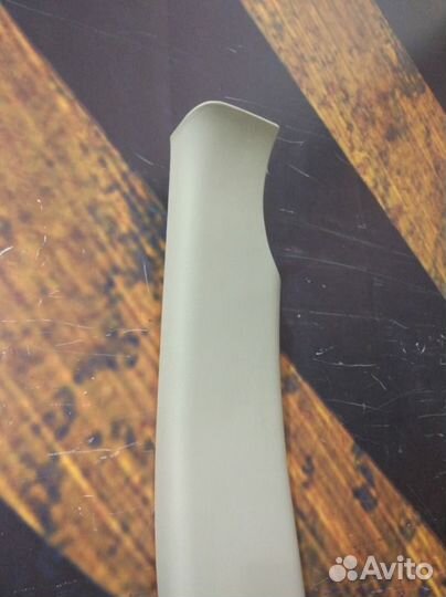 Обшивка салона правая Cadillac Escalade LQ9 2002