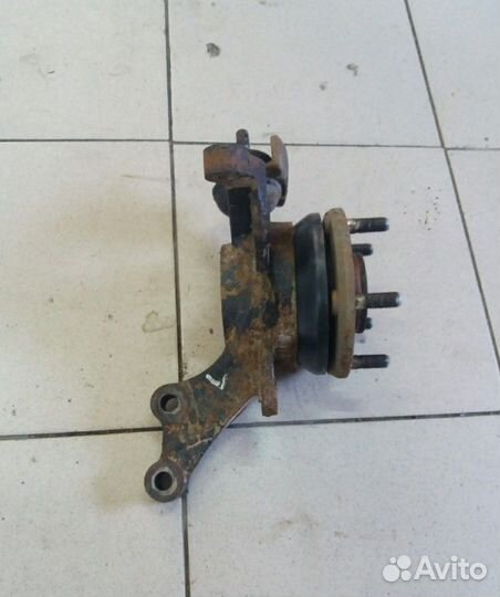 Кулак передний левый Hyundai i30