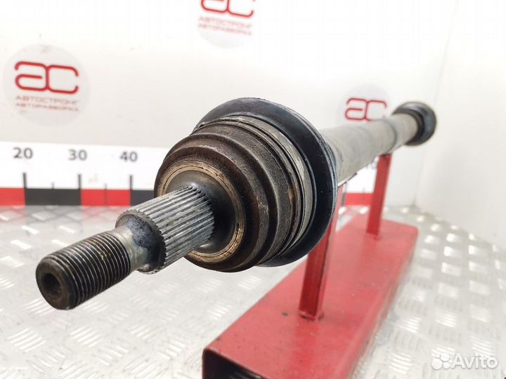 Полуось передняя правая (приводной вал, шрус) Audi