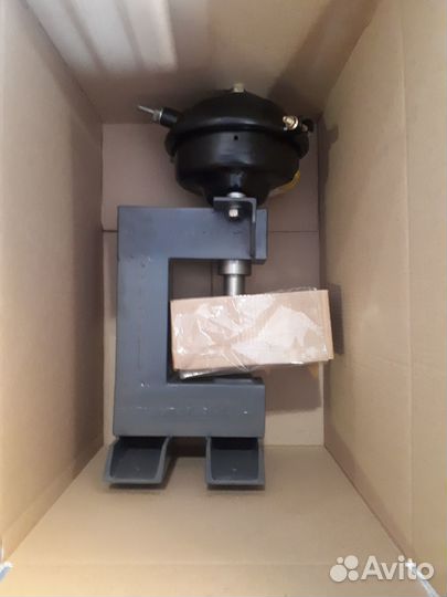 Клепальный станок для тормозных колодок