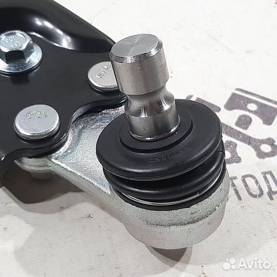 Рычаг подвески нижний передний правый Hyundai Ix35