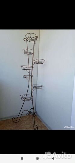 Подставка для цветов напольная металлическая