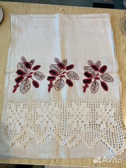 Рушники, подзор, салфетки гладью