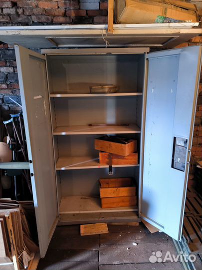 Шкаф металлический сейф