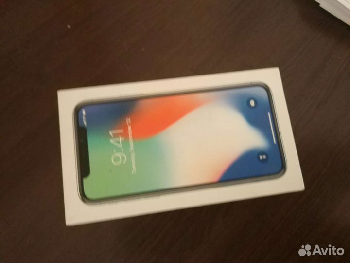 Коробка от Айфона 10