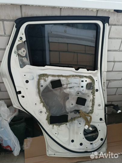 Задняя левая дверь nissan juke