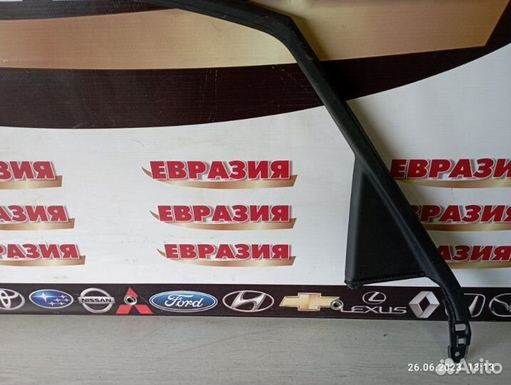 Накладка рамки двери задняя правая Lexus Rx350