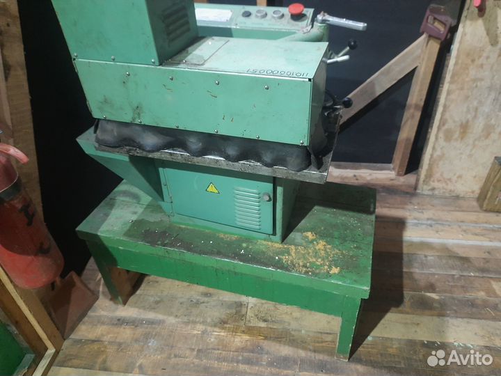 Деревообрабатывающий станок