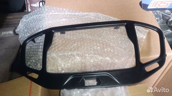 Комплект магнитола с акустикой и рамкой Веста