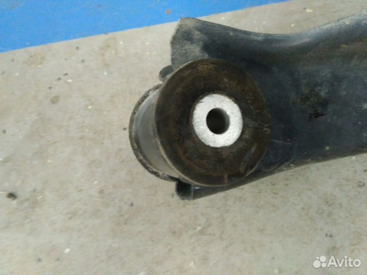 Рычага задний левый нижний Volkswagen Touareg NF 2