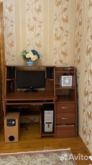 Комппьютерный стол