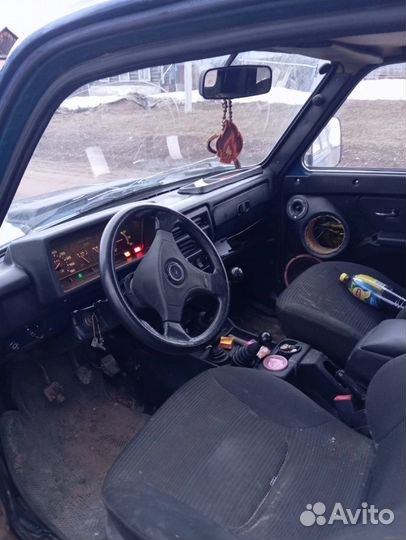 LADA 4x4 (Нива) 1.7 МТ, 2000, 120 000 км