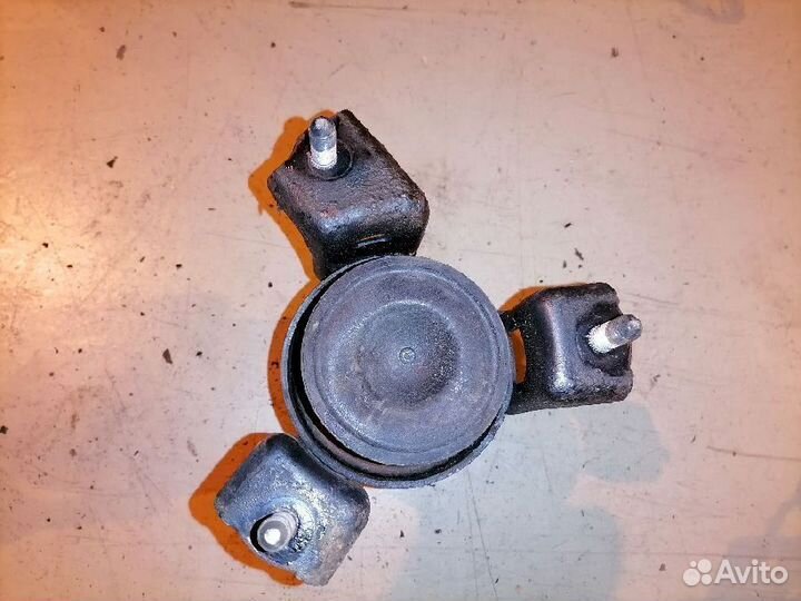 Опора двигателя (подушка двс) передняя 12361-28220