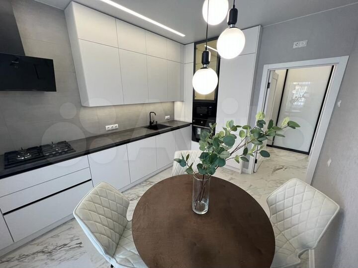 2-к. квартира, 65 м², 12/13 эт.