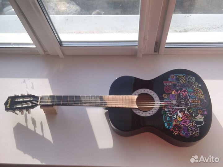 Акустическая гитара