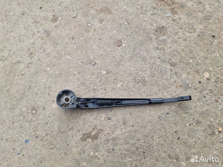 Поводок стеклоочистителя Audi A3 задний