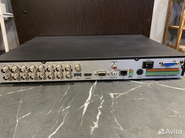 Гибридный видеорегистратор Hikvision