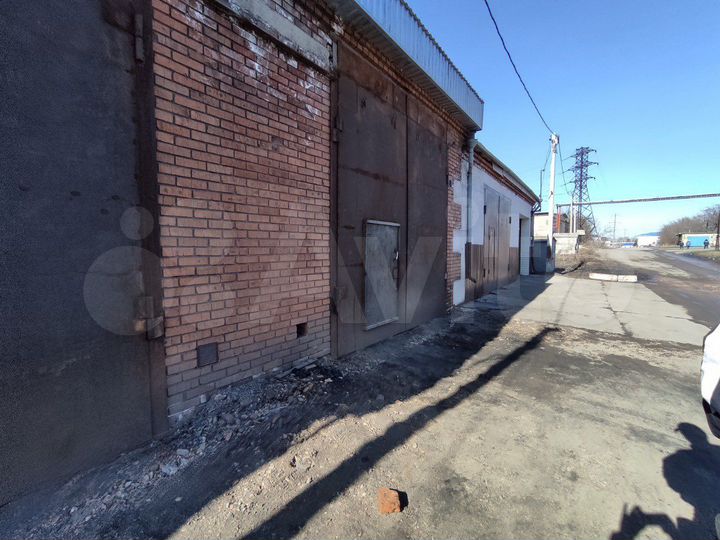 Гараж, > 30 м²