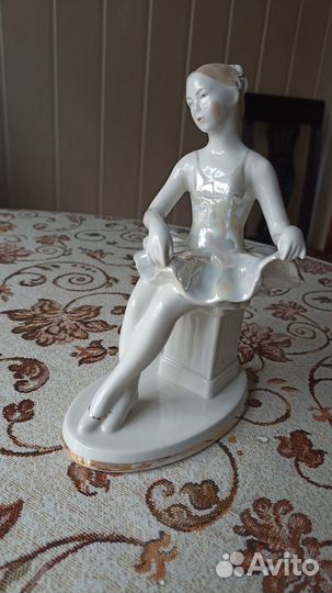 Фарфоровые статуэтки