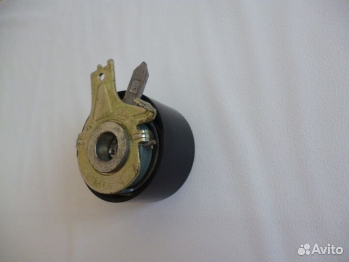 Натяжной ролик ремень грм Gates