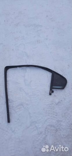 Форточка задней правой двери Шевроле Авео Т300