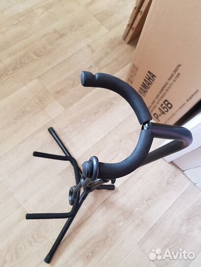 Стойка под гитару Tempo GST80 Новая