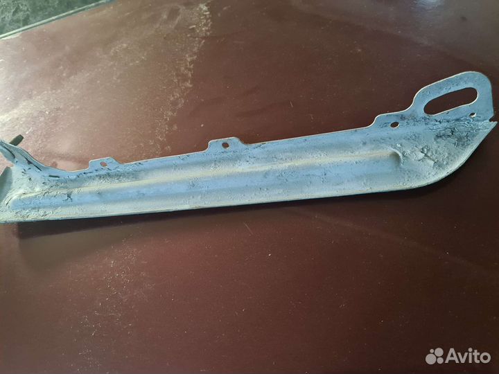 Крепёж бампера правый киа спектра