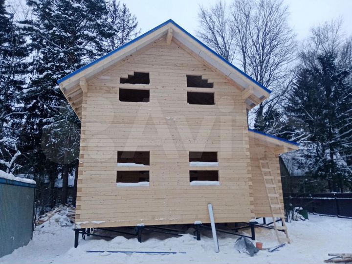 Дом 180 м² на участке 8 сот.