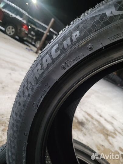 Armstrong SKI-TRAC HP 225/45 R17 94V