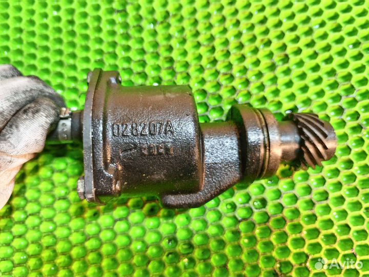 Насос вакуумный Volkswagen Passat