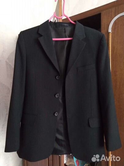 Пиджаки новые р.36, 40