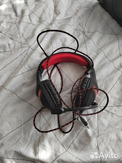 Проводные наушники с микрофоном