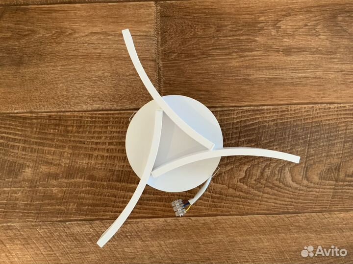 Светильник потолочный светодиодный