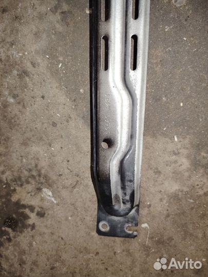 Планка передней панели craisler pt Cruiser