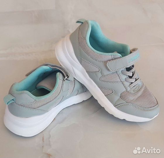 Кроссовки для девочки