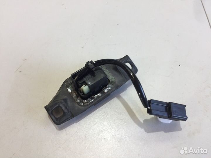 Кнопка открывания багажника (Lexus GS)