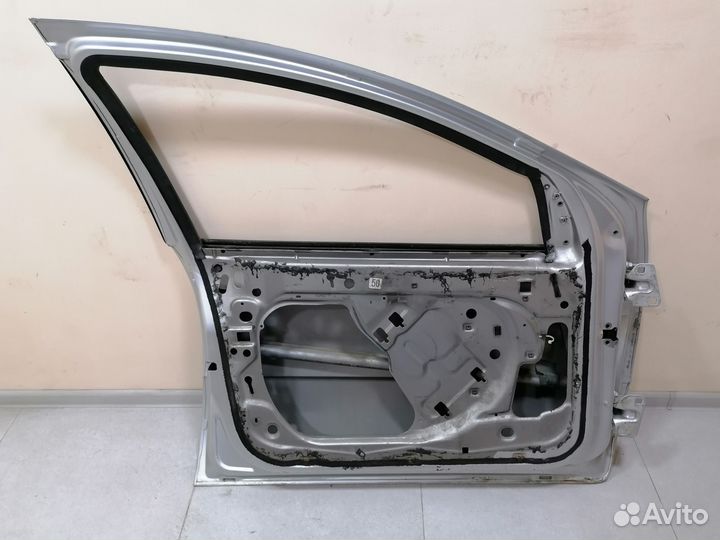 Дверь передняя левая Chrysler Concorde 1998-2004