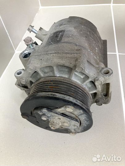 Компрессор кондиционера Mitsubishi 7813A068