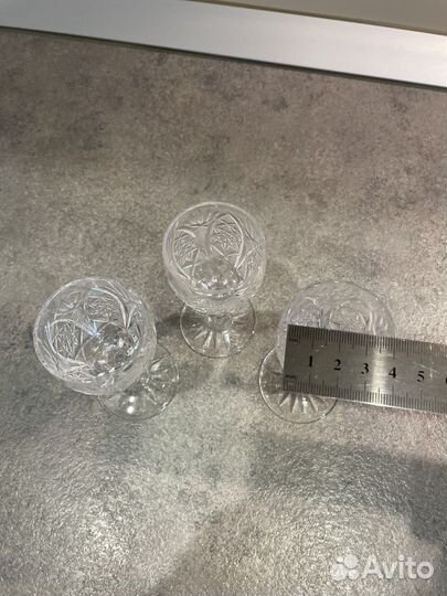 Хрустальные рюмки и стопки
