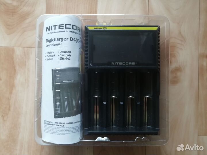 Зарядное устройство nitecore D4