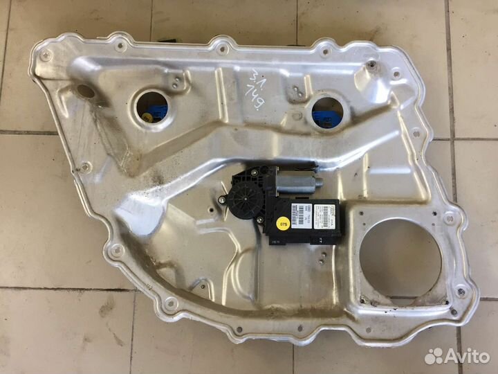 Стеклоподъёмник задний audi A8 D3 quattro