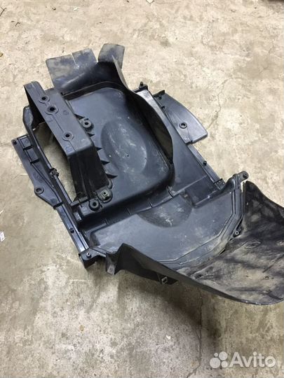 Заднее крыло Honda Foresight 250