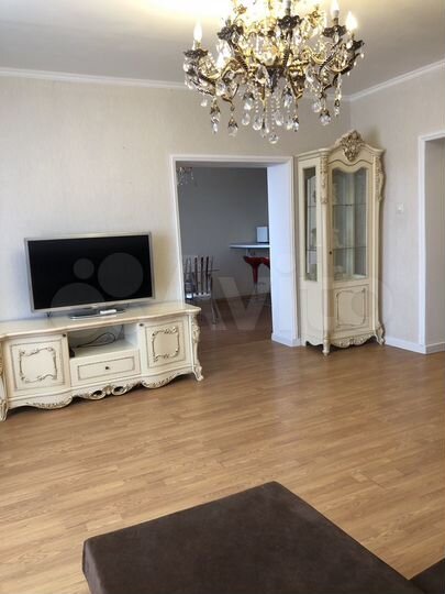 3-к. квартира, 119,3 м², 4/8 эт.