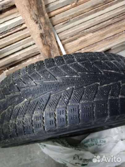 Hankook Winter I'Cept IZ2 215/60 R17 96