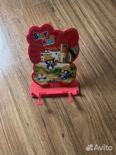 Канцелярия: ручки,пенал,точилки,подставка для книг