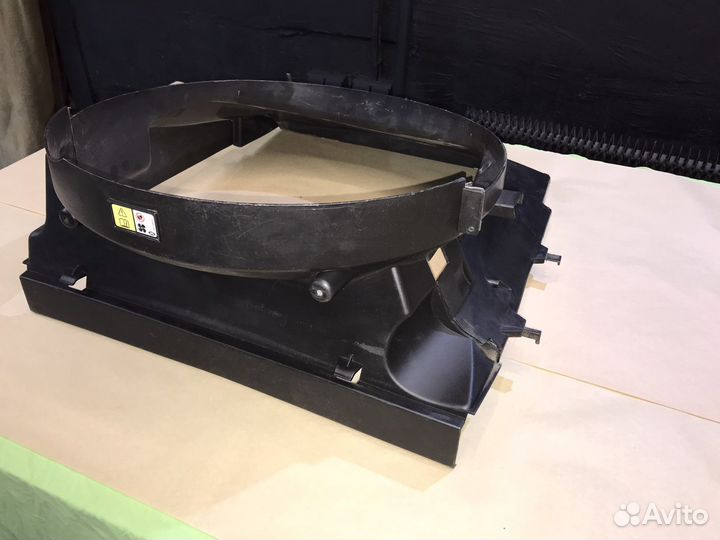 Диффузор вентилятора с вентилятором