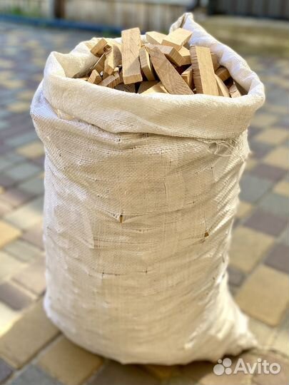 Сухие дубовые дрова
