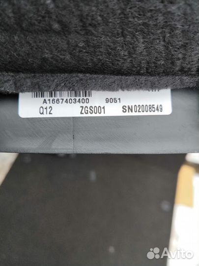 Обшивка багажной двери Mercedes GLE A1667403400