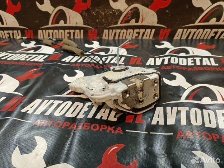 Замок двери задний правый Honda Civic 8 5D FN