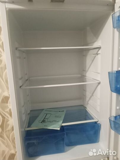 Холодильник бу pozis